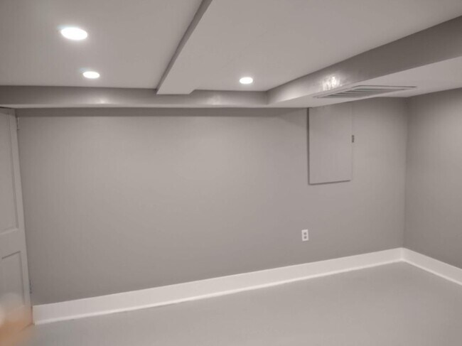Building Photo - 5028 Chalgrove Ave