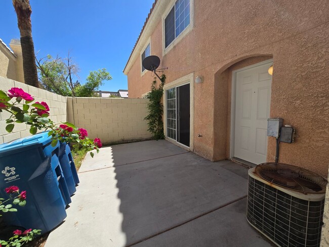 Building Photo - Townhome in Dreamy Summerlin Area -8417 Ma...