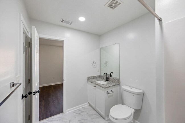 Building Photo - 638 Goodale Ln