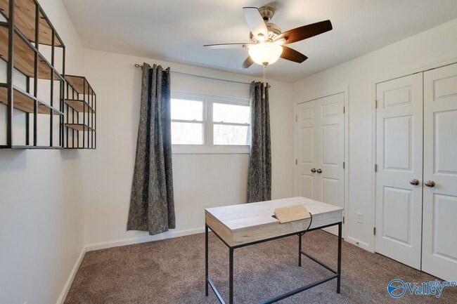 Building Photo - 2013 Wrenwood Dr SE