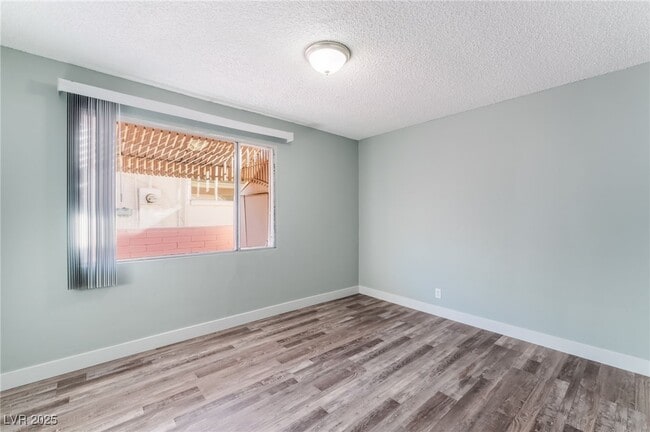 Building Photo - 2112 S Van Patten Pl