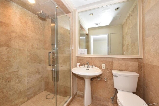 Building Photo - 3 Mill Pond Ln