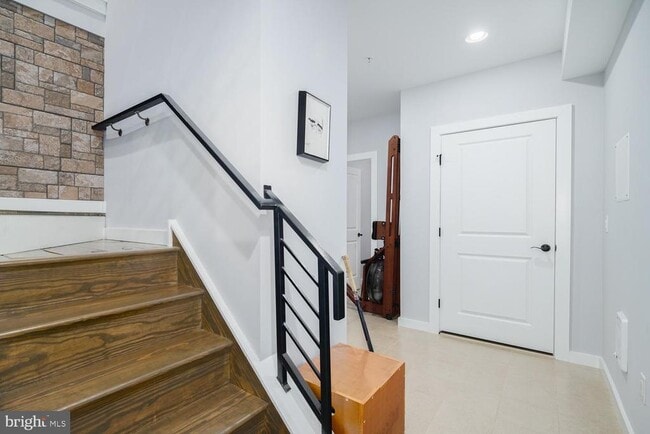 Building Photo - 1940 N Orianna St