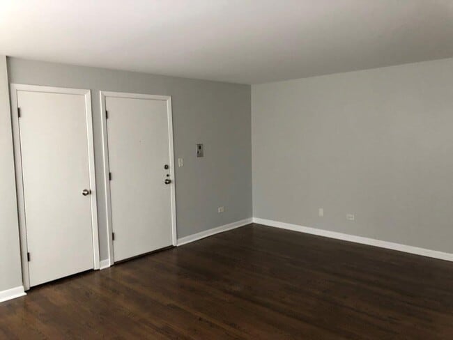 Building Photo - 8549 Grand Ave