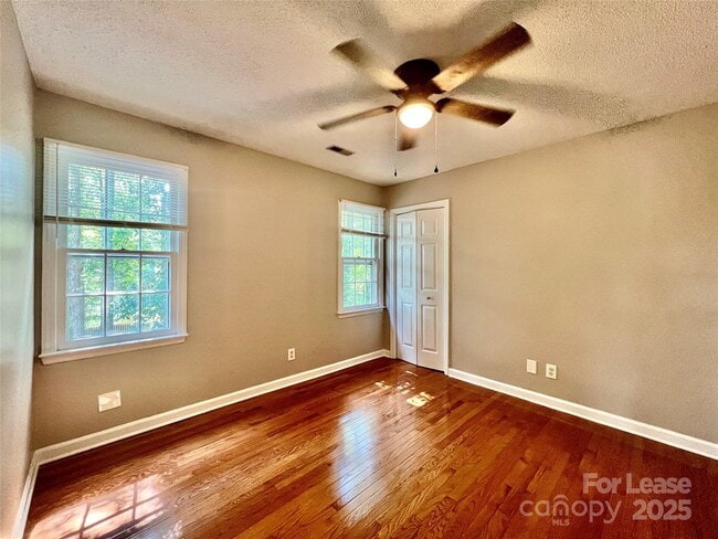 Building Photo - 2333 Heathershire Ln