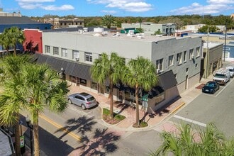 Building Photo - 206 W Main St