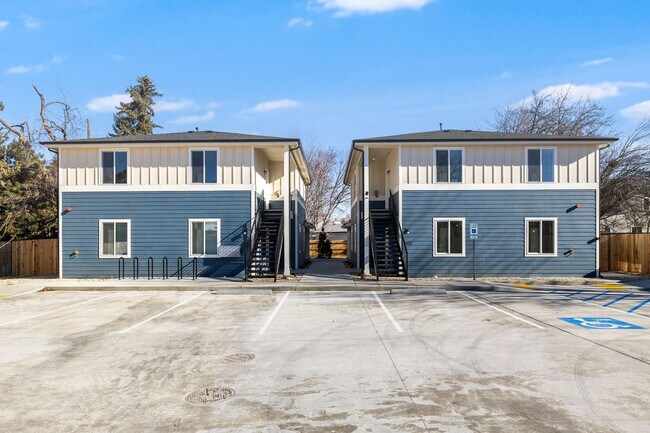 Primary Photo - Nearly Brand Bew 3+2 apartment with parking!