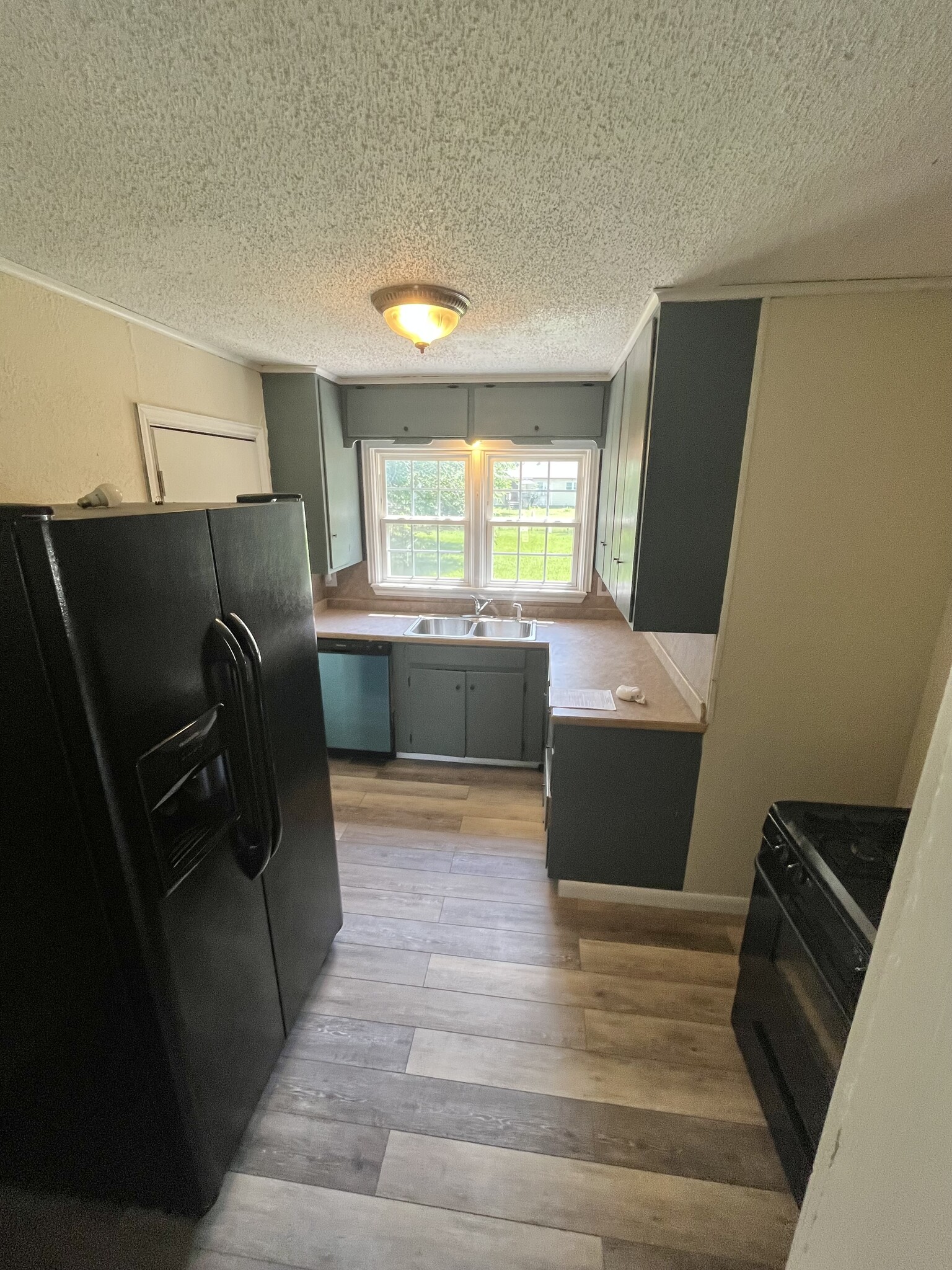 Kitchen - 407 N Cedar St