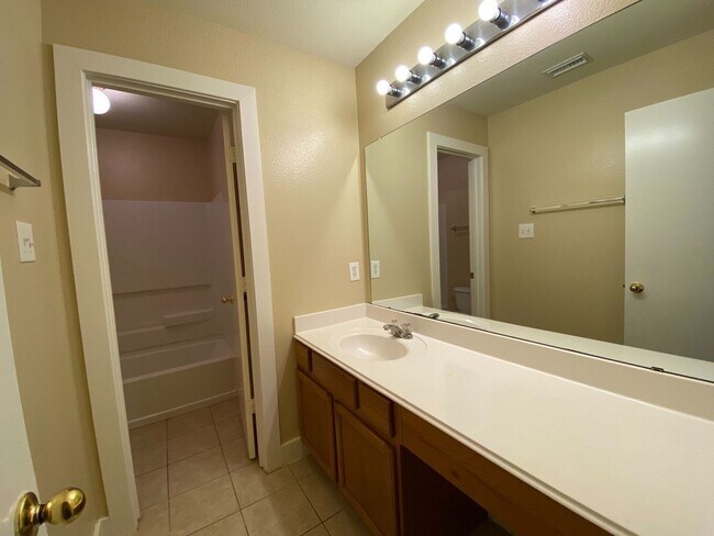 Building Photo - Great home in Sienna Plantation