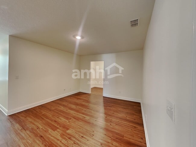 Building Photo - 1921 Moorings Cir