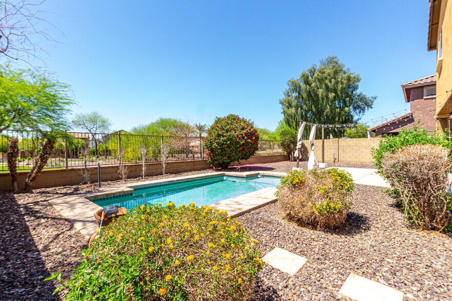 Building Photo - 16306 N 73rd Dr