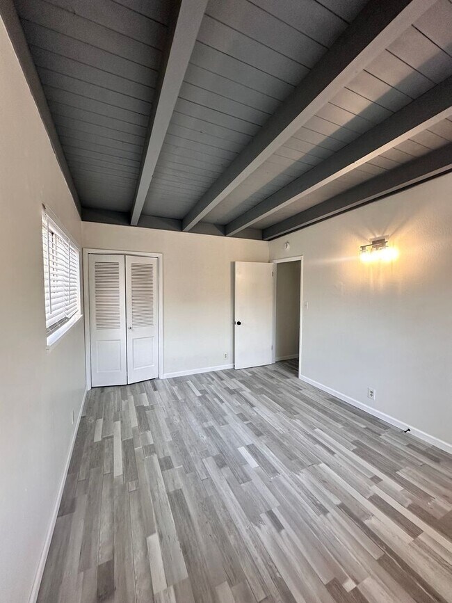 Building Photo - 4143 N Pershing Ave