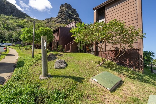 Building Photo - Epic Ocean-View 1bd at Makaua Village — Fully Renovated, Furnished, 2 Parking