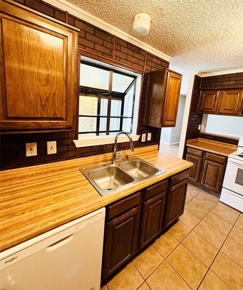 Building Photo - 127 Wilderness Trail