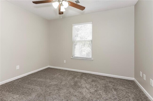 Building Photo - 3032 Lake Park Trail