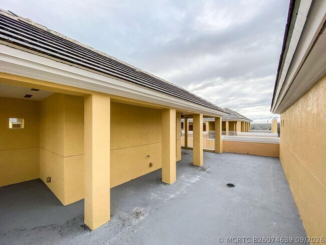 Building Photo - 2326 Vintage Cir