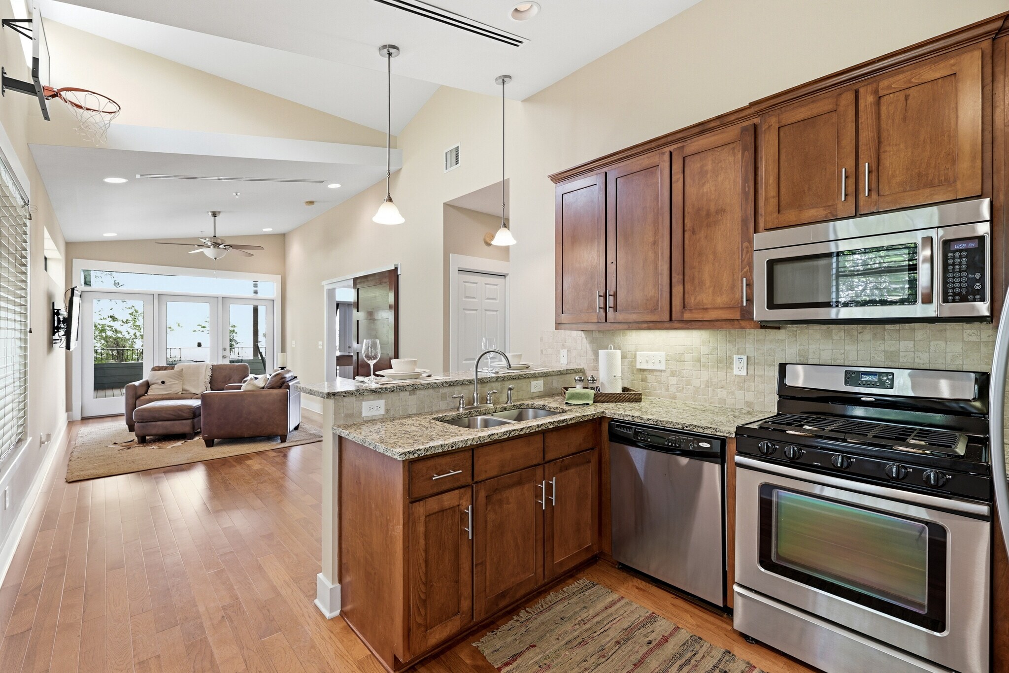 Kitchen + Living - 1415 W 51st St