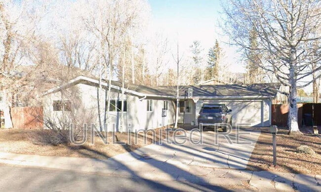 Building Photo - 2810 N Roberta Dr