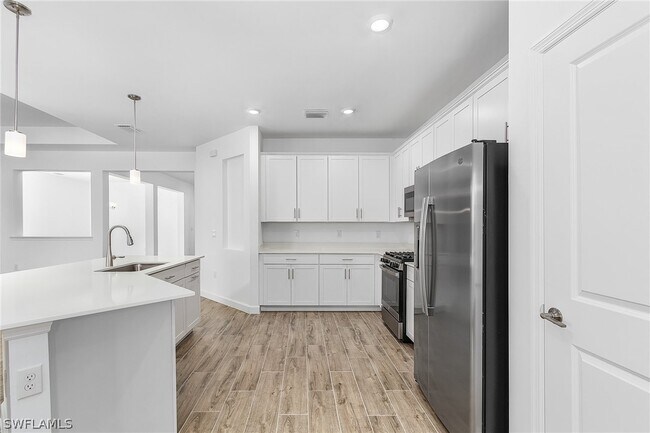 Building Photo - 18312 Ridgeline Dr