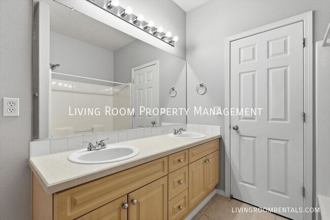 Building Photo - 15578 SW Black Quartz St