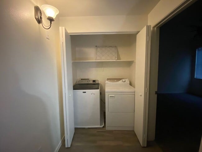 Building Photo - Great 2 Bedroom Condo!