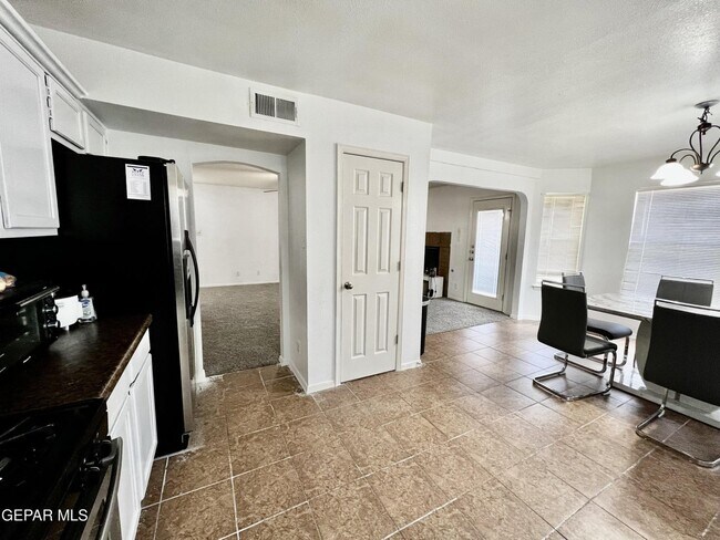 Building Photo - 12701 Francisco Paz Dr