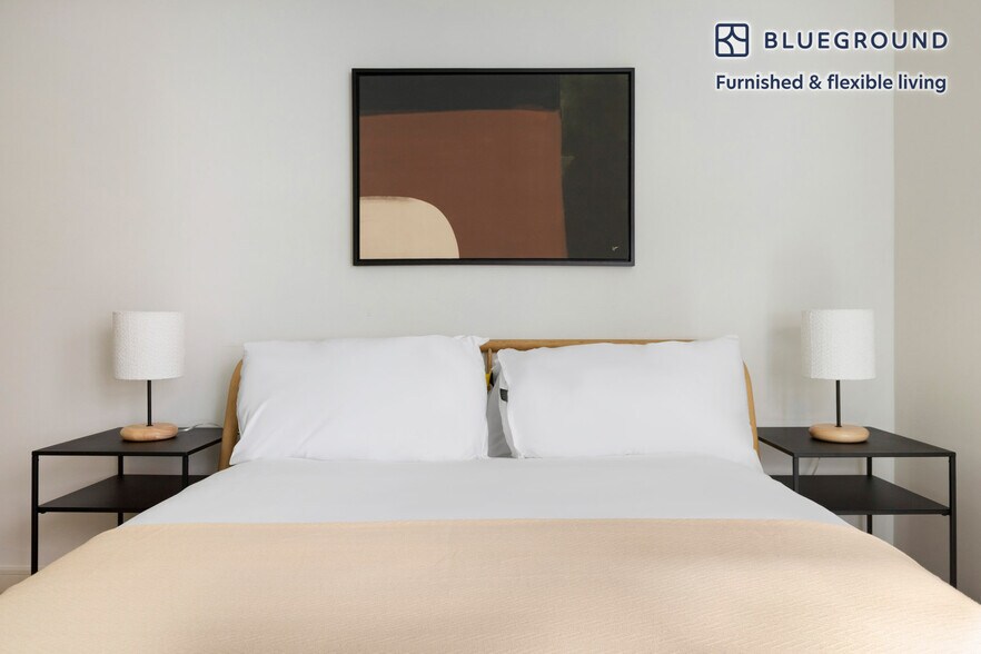 Building Photo - 340 E 52nd St