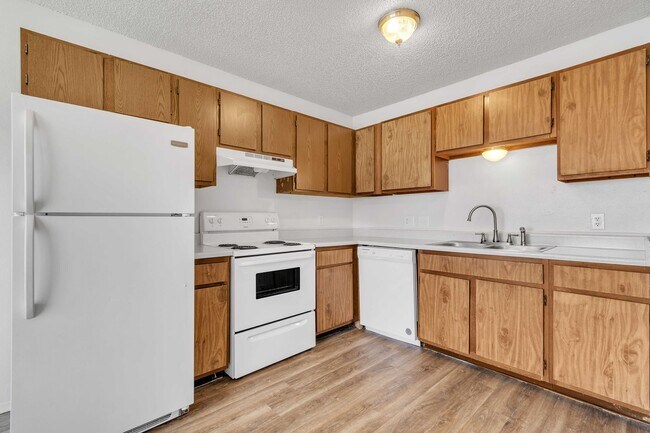 Building Photo - Cute 2 Bed 1 Bath Unit in Quiet Fourplex