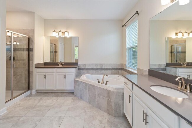 Building Photo - 11352 Satire St