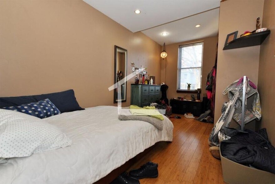 Building Photo - 31 Brainerd Rd