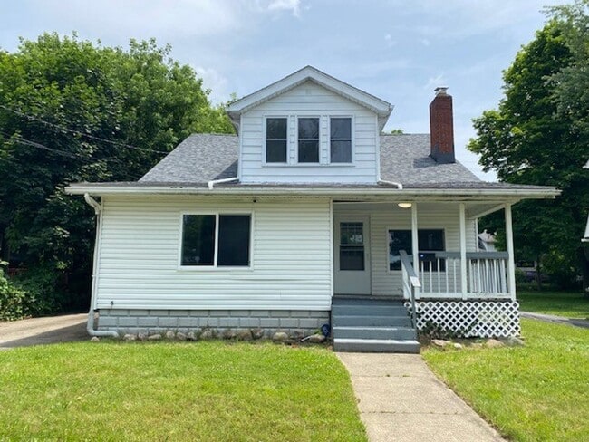 Building Photo - 551 Noah Ave