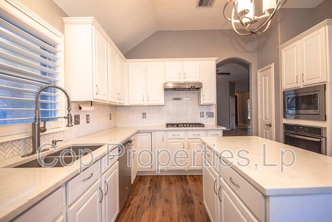 Building Photo - 1926 Simpson Trail