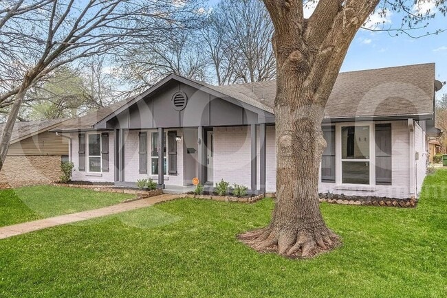 Building Photo - 306 Wildbriar Dr