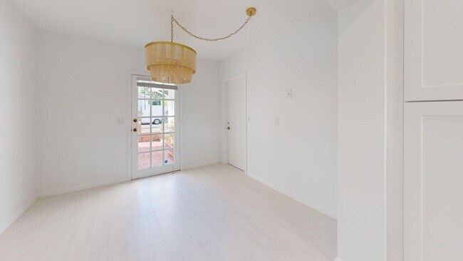 Building Photo - 219 Ridgeview Dr