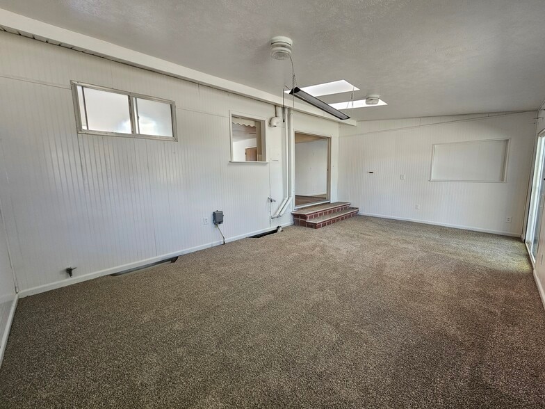 Building Photo - 308 Loomis Ave
