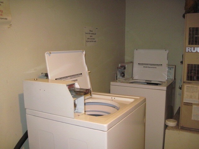 Building Photo - 4076 McLaughlin Ave