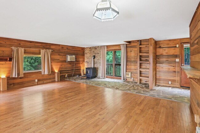 Building Photo - 9625 Hoffman Seachrist Road, Walkersville,...