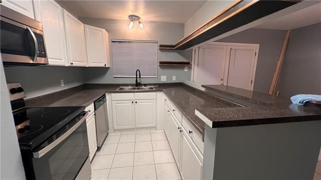 Building Photo - 5704 Count Ln