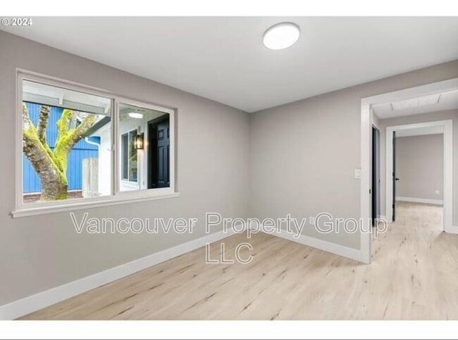 Building Photo - 14120 NE 47th St