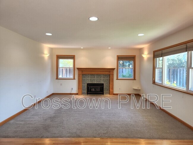 Building Photo - 2410 W 20th Street Rd