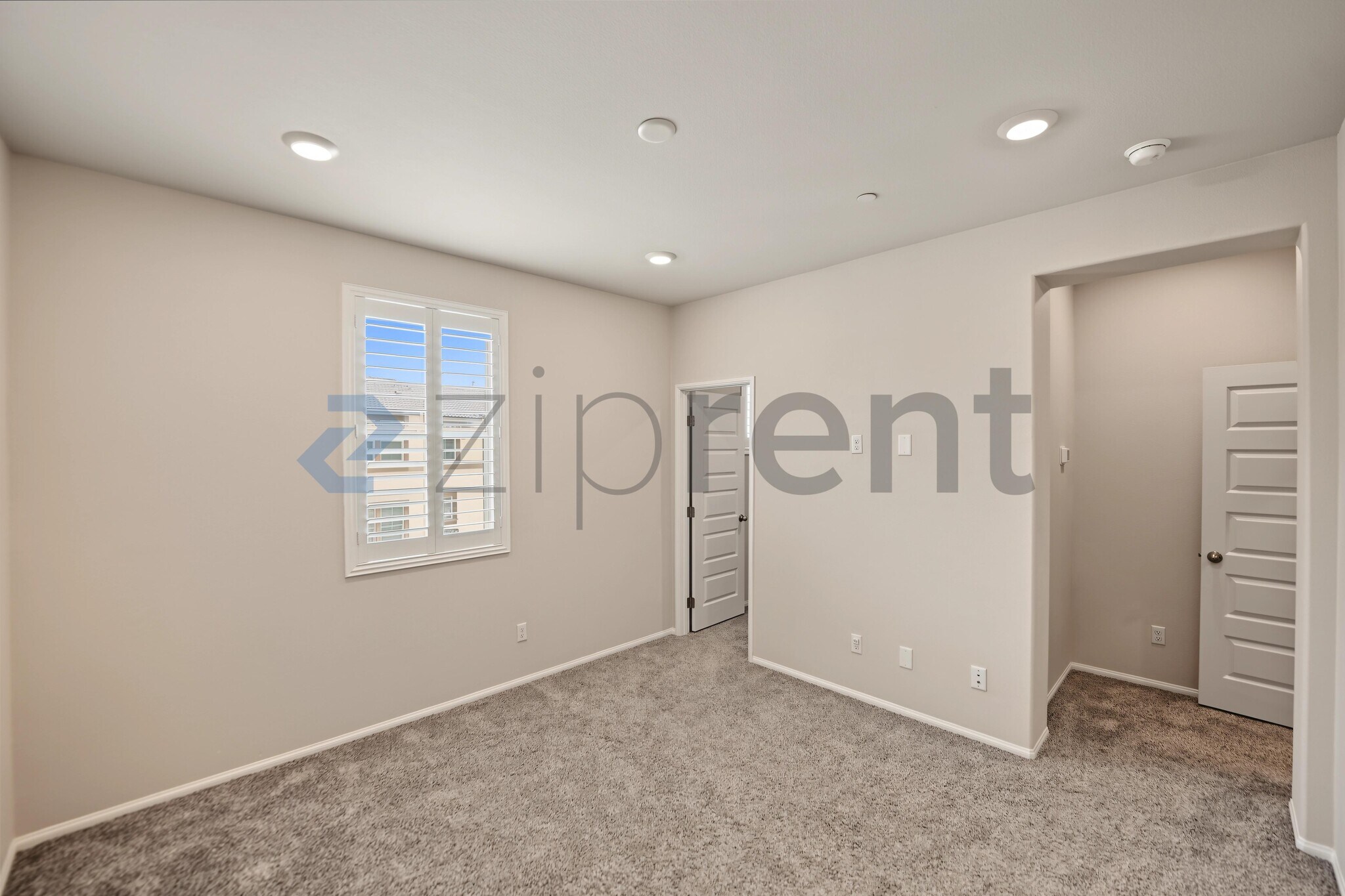 Building Photo - Unit