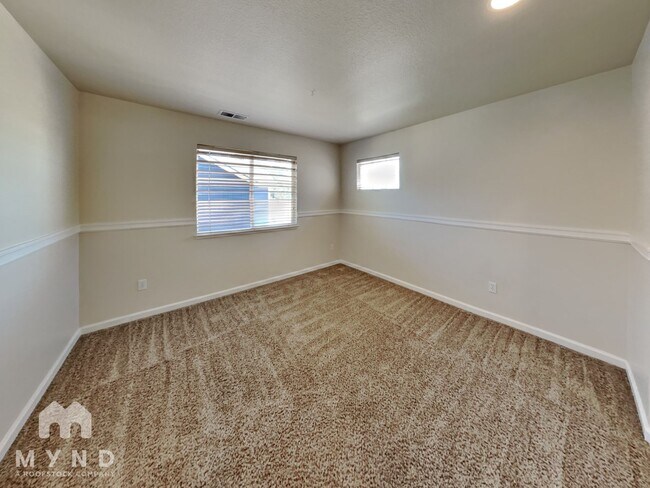 Building Photo - 695 Citadel Rd