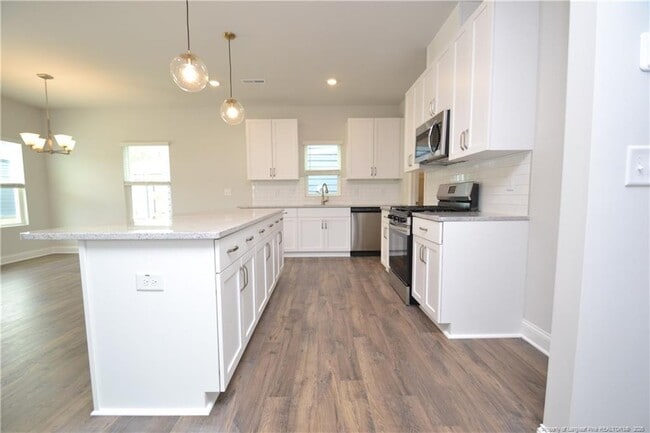 Building Photo - 817 Portland Rose Dr