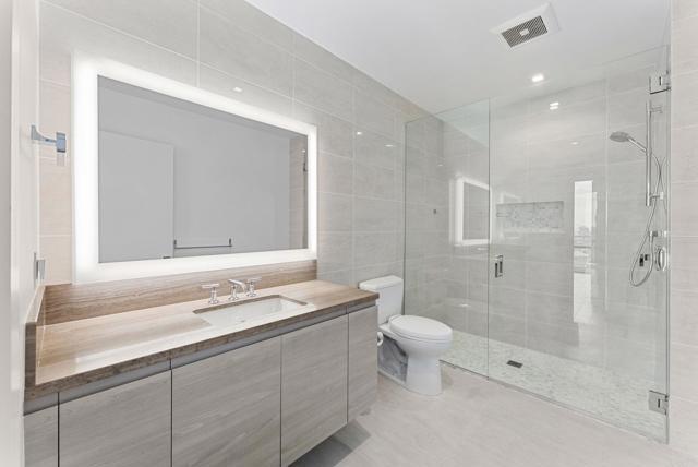 Building Photo - 2604 Fifth Ave