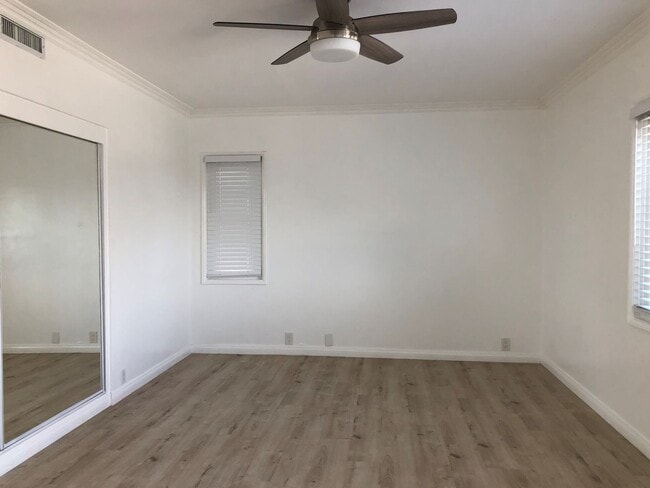Building Photo - Studio with amazing views of San Diego