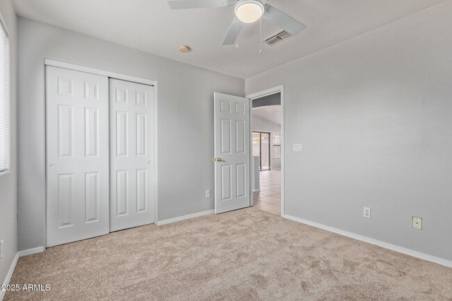 Building Photo - 10874 W Edgemont Ave