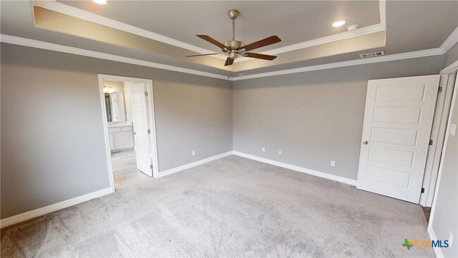 Building Photo - 809 Holliday Dr