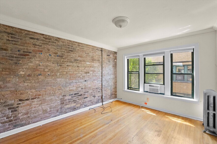 Building Photo - 2322 N Spaulding Ave