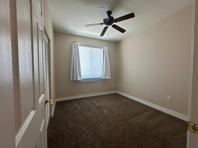 Building Photo - 49 SE Sedona Cir