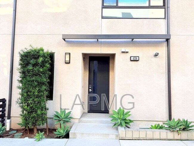 Building Photo - 4334 N Jimson Rd